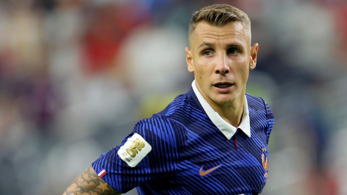 Lucas Digne Resmi Kembali ke PSG dari Aston Villa