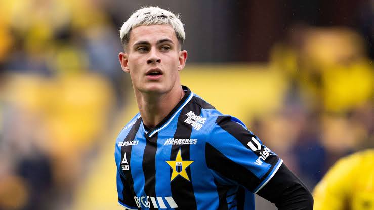 Alasan Robbie Ure Pakai Nama Lengkap di Jersey Skotlandia